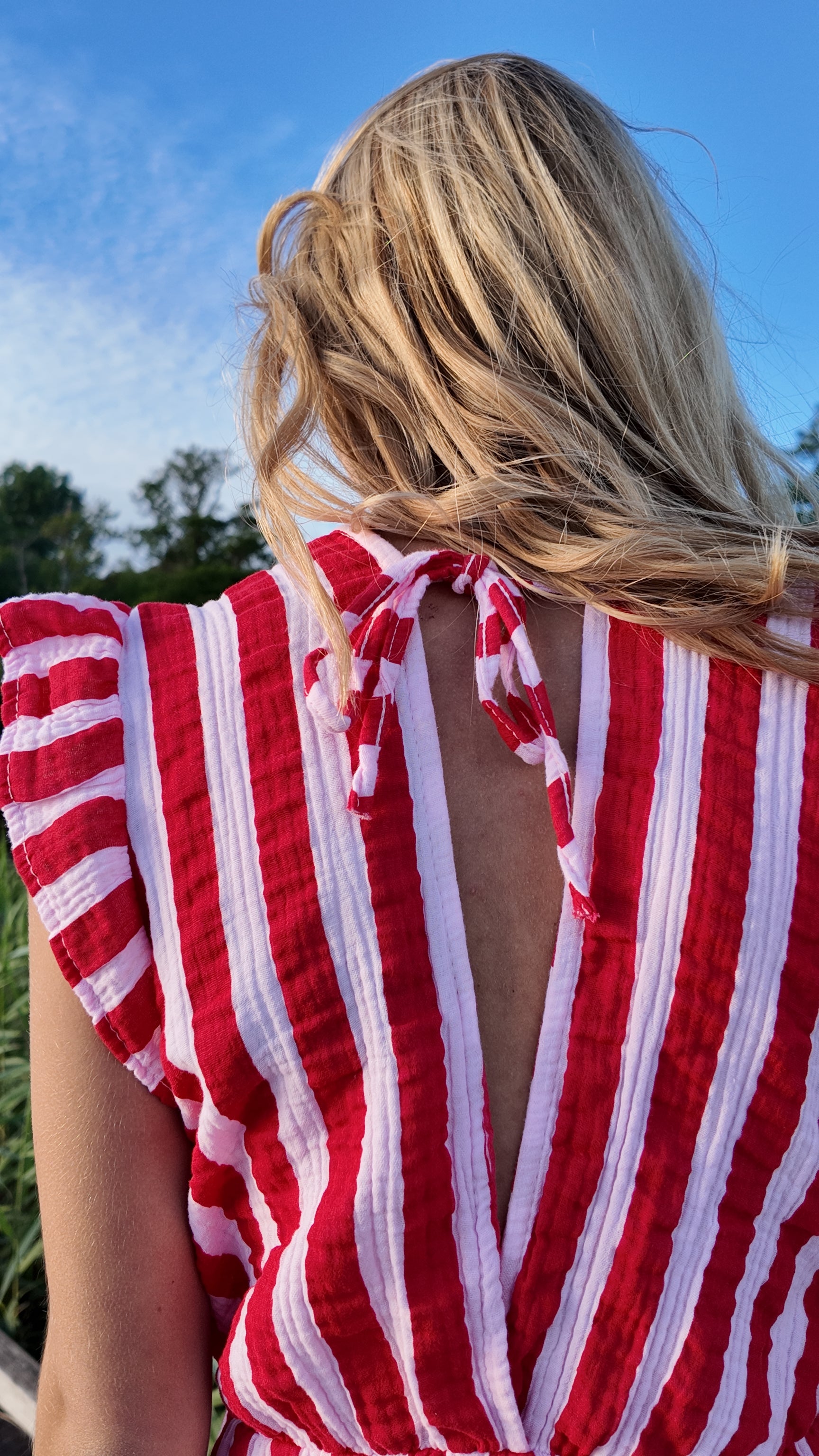 Robe dos nu en gaze de coton à rayures ☀️